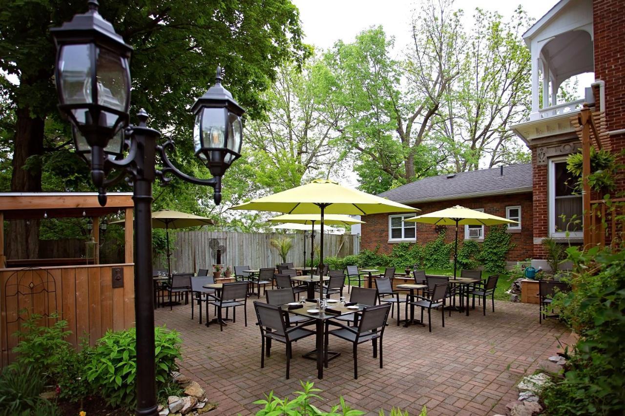 The Woodview Inn Gananoque Exteriör bild