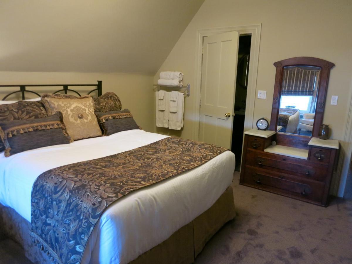 The Woodview Inn Gananoque Exteriör bild